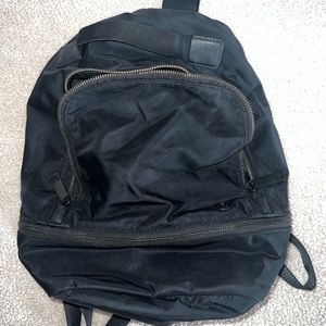 Lululemon Black City Adventurer